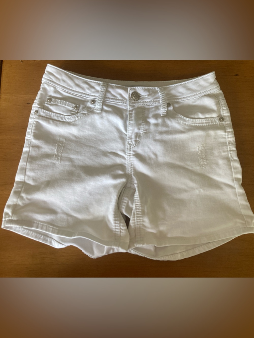 Seven7 White Denim Jean Shorts - Casual Summer Staple